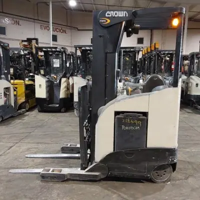 USED 2016 CROWN RR5725-45