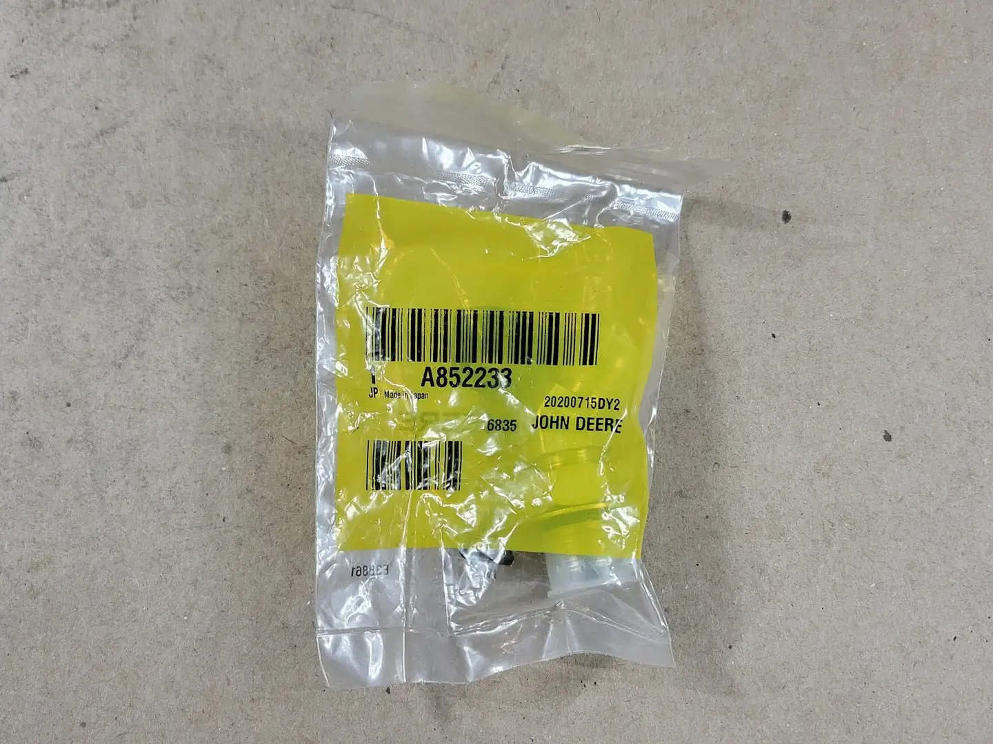 NEW JOHN DEERE A852233