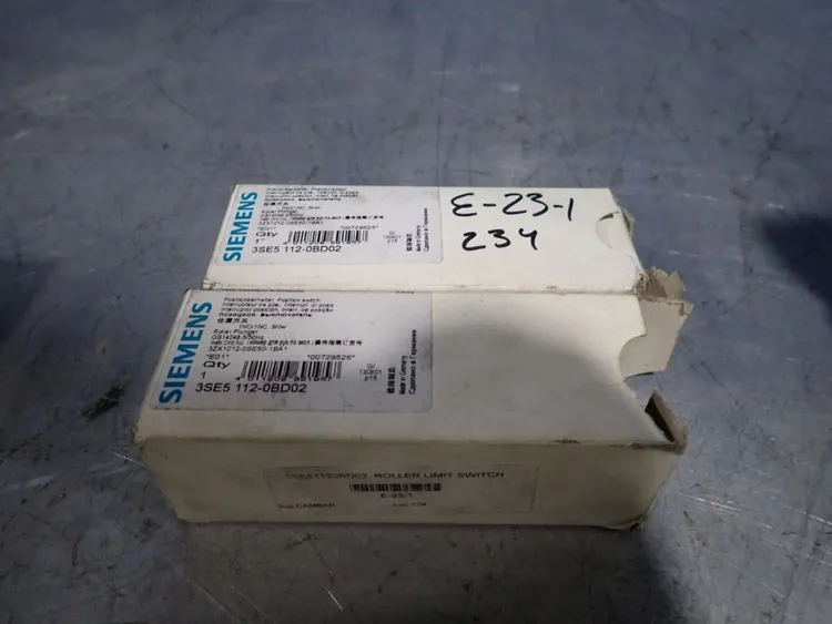 New | in-Stock SIEMENS 3SE1120BD02 Relays & Switches | HGR 24 #739308