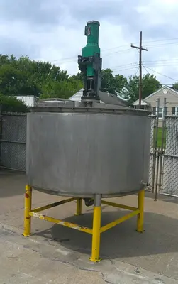 SPC9204  Tank 650 gallon vertical tank, 20 psi @ 260F jacket, 1.5 hp top mounted agitator, dish