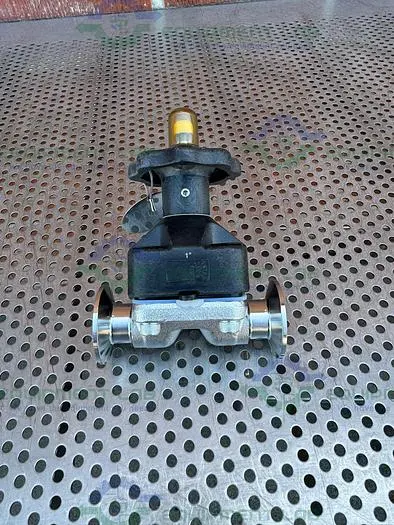 Used ITT PURE FLO STAINLESS STEEL DIAPHRAGM VALVE W/  1" SANITARY FITTINGS Valves/Fittings California US | Equipment Lab #485741