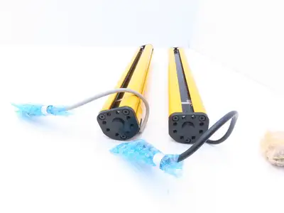 Keyence SL-C20HM Safety Light Curtain Set 425mm Protection Zone 20 Beam 24VDC