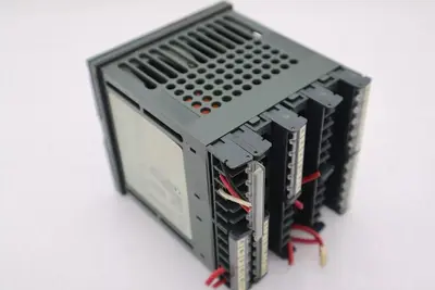 EUROTHERM 2204E TEMPERATURE CONTROLLER 2204E/VC/VH/RU/RW/XX/XX... STOCK K-396-D