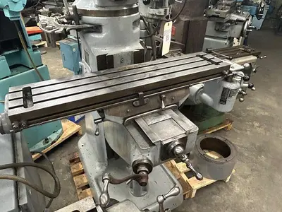 Bridgeport 9″ x 32″ 1 HP, 8-Speed Ram Type J-Head Vertical Milling Machine
