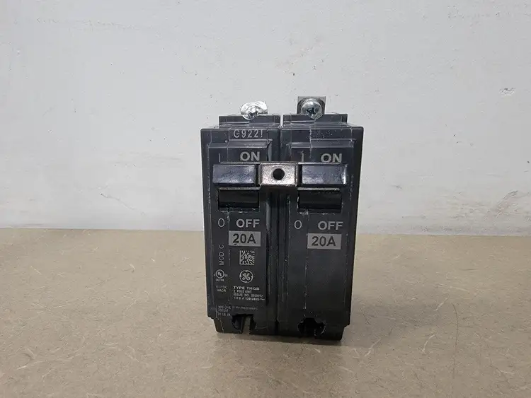 Used GENERAL ELECTRIC THQB220 Switchgears British Columbia CA | Lenmark #294485