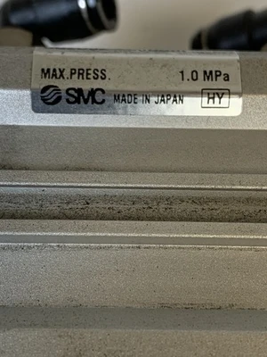 USED SMC CQ2D32-40DCM