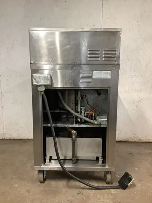 152-0648 Giles MGF Auto Lift Fryer with Filtration System