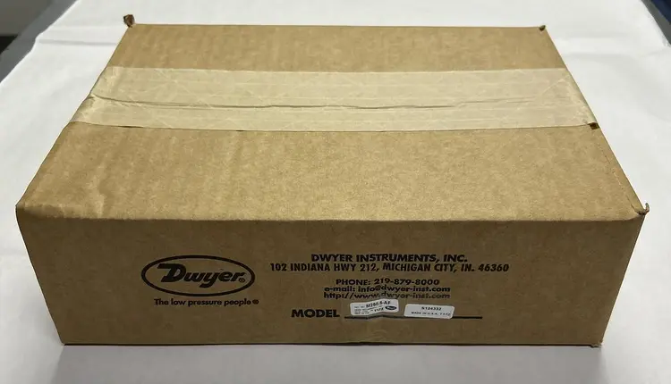 Used DWYER M250.5-AF Universal Pressure Meters | Surplus Asset Holdings #1218474