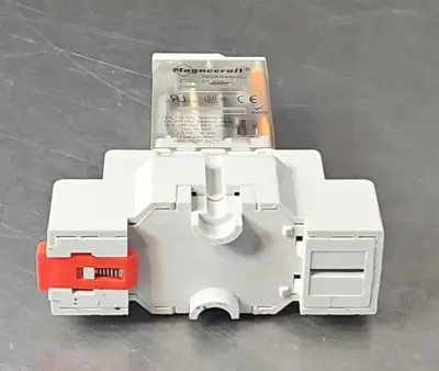 Schneider Electric Magnecraft 782XBXM4L Relay with 70-459-1 base loc4D21
