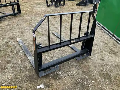 New Tomahawk 48” skid steer fork attachment, 48”L x 4”W forks, 2800lb capacity, skid steer quick...