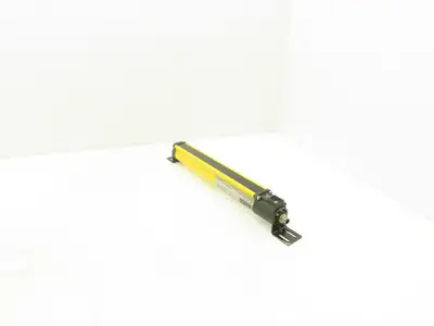 Allen Bradley 440L-T4J0320YD Light Curtain Guardmaster Transmitter Ser A Rev A