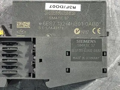 USED SIEMENS 6ES7 132-4HB01-0AB0