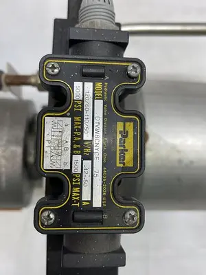 Used LINCON LINCON TP5339C HP 3/4 PH3 HZ60, PARKER D1VW8CNYCF, OMEGA PSW800 Parts (Hydraulics and Pneumatics) | ND Industrial Surplus #1215318