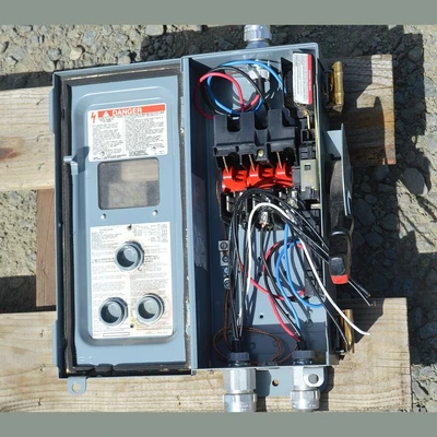 Square D 30 Amp Non-Fusible Disconnect