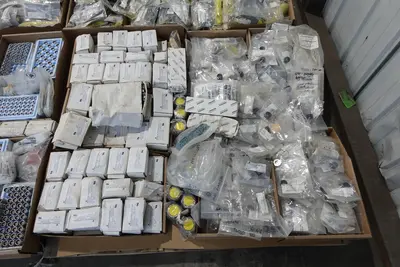 4 PALLETS OF ASSORTED ELECTRICAL PLUGS, FITTINGS, CONNECTORS, AND TERMINAL BLOCKS