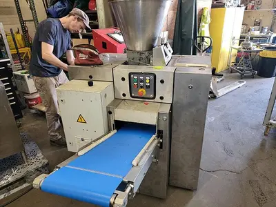 BENIER _UNKNOWN_ Bread and Roll Production | Harvest Equipment and Fabrication Inc (11)