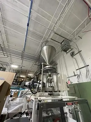 General Form, Fill and Seal Machine with Volumetric Cup Filler