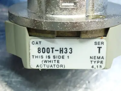 NEW ALLEN BRADLEY 800TH33