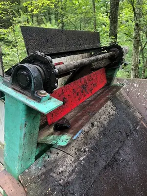 Portable Mac Saturn 400 HP Dual Shaft Shredder / Recirculating Conveyor