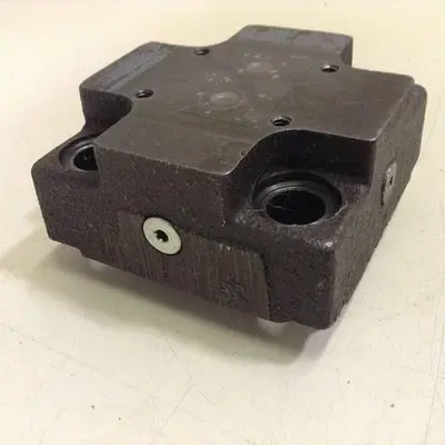 USED VICKERS CVCS25D1S210S19