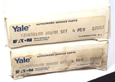 2 NEW EATON 135650108 BRUSH SET 4 PER BOX 22G83