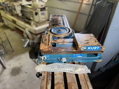 USED 1996 ENCO 100-1598 VERTICAL MILLING MACHINE