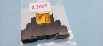 USED Allen-Bradley 700-HN122 Ser. A Relay Base w/ 700-HK32A1 Ser. B Relay