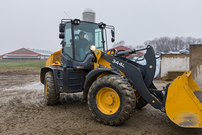 USED 2022 Deere 344L