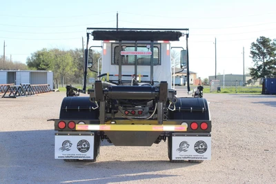 New | in-Stock 2027 MACK MD7 Rolloff Trucks Texas US | Roll Off Truck World #1491925