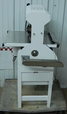 142-1048 Oliver 777-NT Bakery Variety 1/2" Bread Slicer