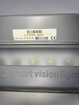 USED SMART VISION LIGHTS LC300-WHI-W SMART VISION LIGHTS 5 PIN
