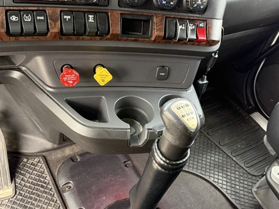 Used 2024 KENWORTH T880 TRUCK TRACTOR Conventional trucks Michigan US | Miedema Asset Management Group #1709430