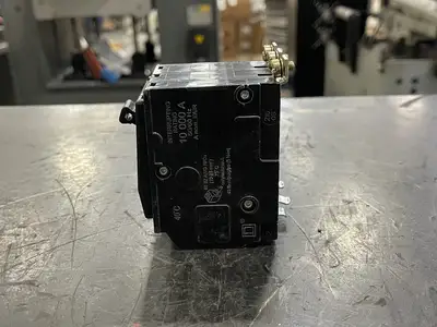 NEW SQUARE D QO360