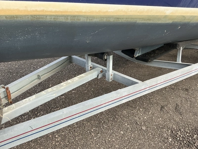 USED 1998 HUNTER TBD