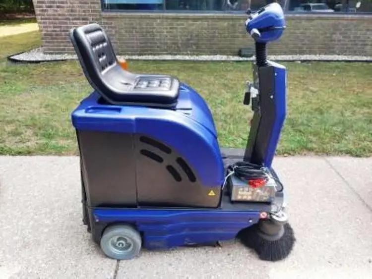 New | in-Stock 2022 NOT PROVIDED RSW28 Sweeper/Vacuum | BLUMBERG MACHINERY COMPANY #399204