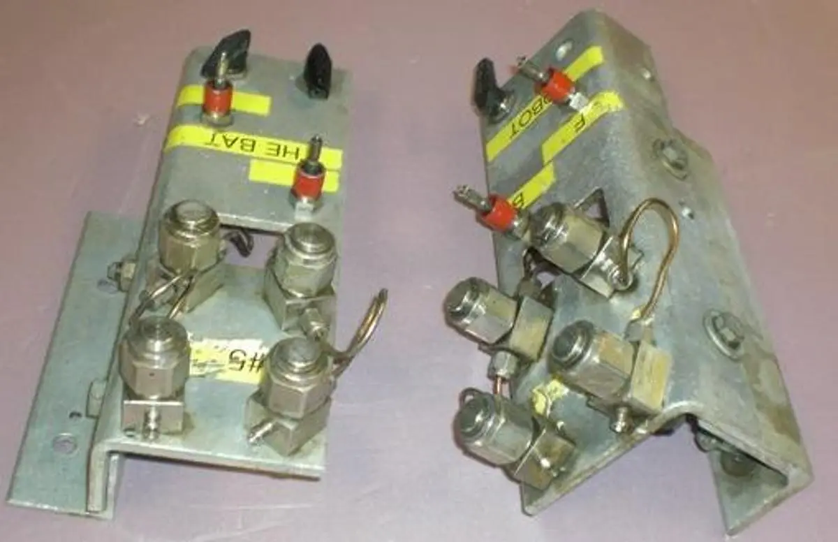 QTY. 2. ALUMINUM CONTROL PLATES WITH 8 BLOCK 1/8" ...