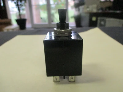 USED Carling Switch MM2-B-34-625-1-2BB-B-C
