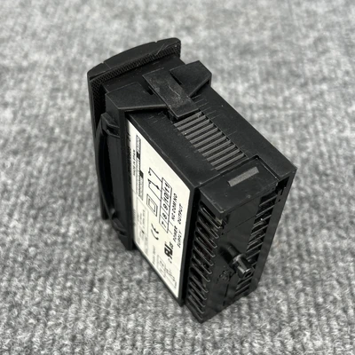 Used Dwyer Instruments TS-13010 Temperature Controls California US | Davliegogo LLC #1705719