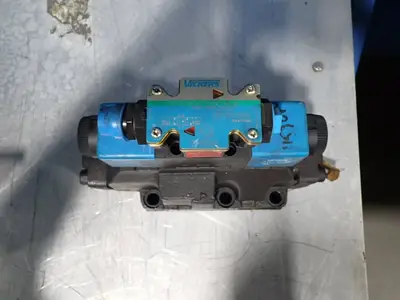 USED VICKERS DG5S83CMFPA5WLB530