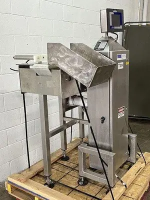 USED 2010 LOCK INSPECTION SYSTEMS CC2500 WEIGHCHEK