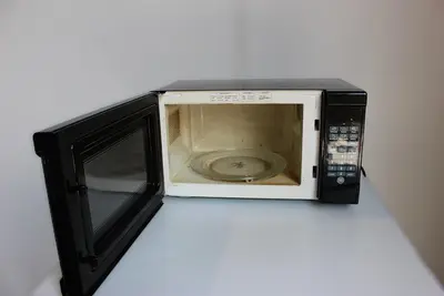 USED RCA R,W733B
