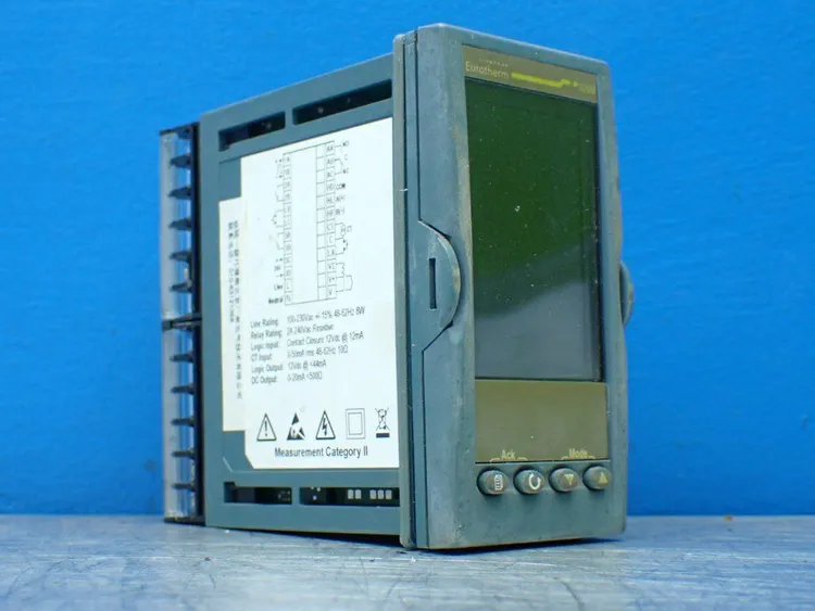 Used EUROTHERM 3208/CC/VH/RRX/R/4CL/G/ENG Temperature Controls Ohio US | HGR 24 #802950