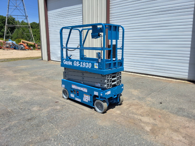 USED 2017 Genie GS-1930