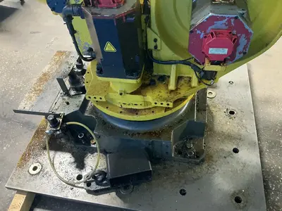 Used 2004 FANUC R2000IA 165F Robots Ohio US | HGR 24 #1566798