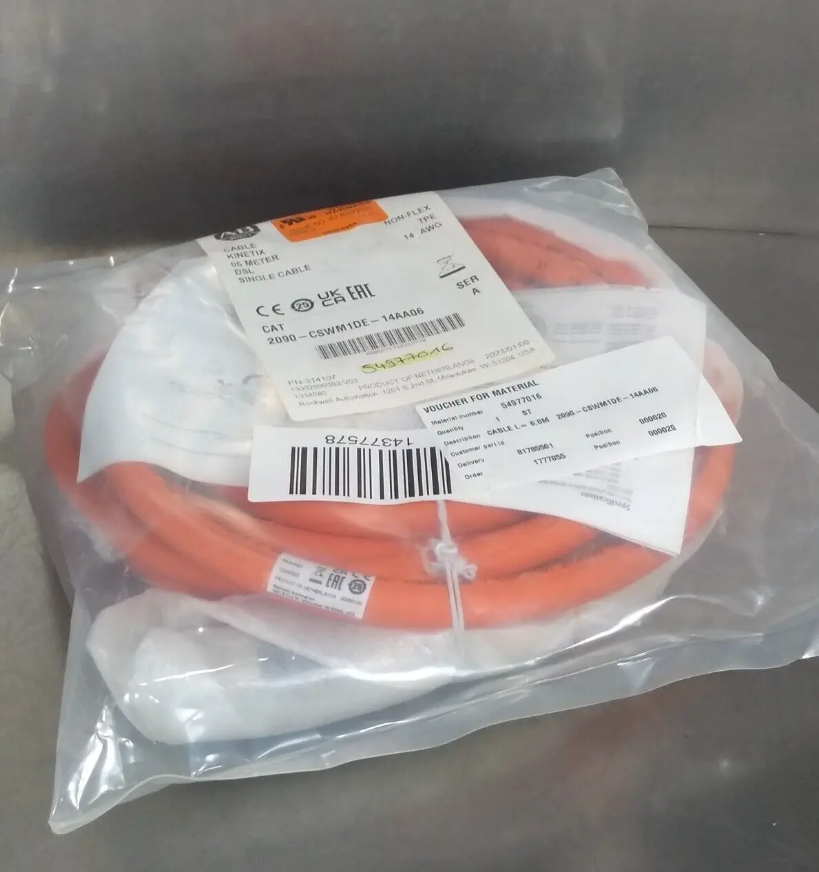 Allen Bradley 2090-CSBM1DE-14AA06 Power Cable Loc5D34