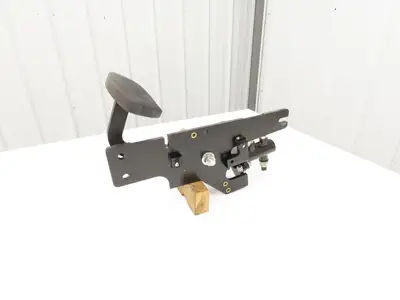 Hyster E80XN Forklift Brake Pedal & Master Cylinder & Bracket Assembly