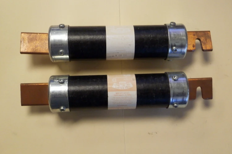 Used Fusetron FRS-R-150 Fuses Arizona US | ASSET CONVERSION SPECIALISTS, INC. #312644