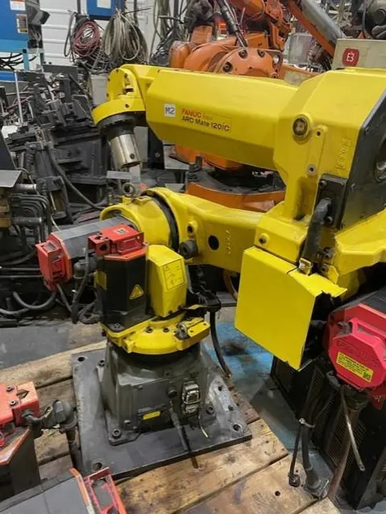 Used FANUC ROBOT MODEL ARCMATE 120IC WITH R-30IA CONTROLS, LINCOLN POWER SUPPLY I400, TORCH TIP AND MORE Robotic Welding Cells | Harbor Machinery Inc. #1283427