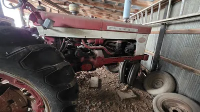 FARMALL 560 Tractor | Iron Listing (23)
