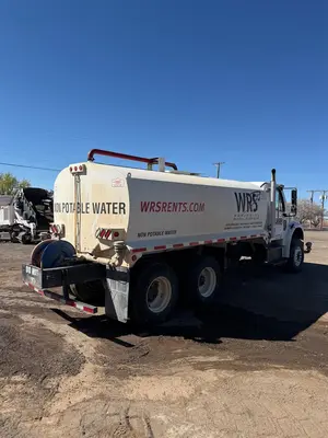 USED 2019 Freightliner M2 106